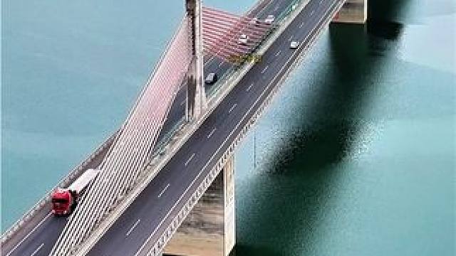 大渡河上的雅西高速#中国桥梁 #中国超级工程里的世界之最 #宏伟壮观大气磅礴的大桥图 #中国力量 #