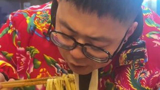 柳巷面你怎么看呢？22一碗的面你要不要闹上一口！#柳巷面 #西安面食