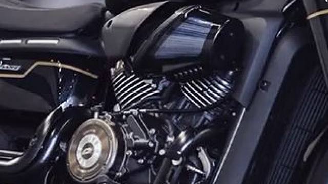 闪400倔强来袭！带平衡轴的V缸巡航摩托车，价格相当意外！ #QJMOTOR #同级唯一内置平衡轴v