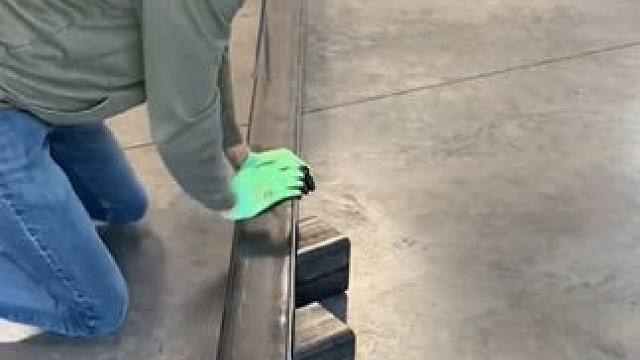 钢化楼梯骨架制作方式。 #结实耐用 #工艺制作 #方便又实用 #高性能实用工具 #施工工艺