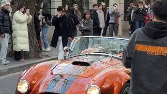 这是什么车，路人都看蒙了#上海豪车街拍
