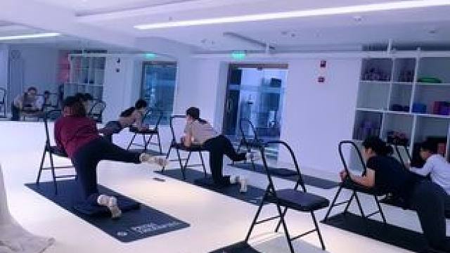 60分钟《椅子-臀腿》让你5分钟看完，喜欢记得点赞收藏哦，想听口令讲解版的评论区留言告诉我哦[话题]