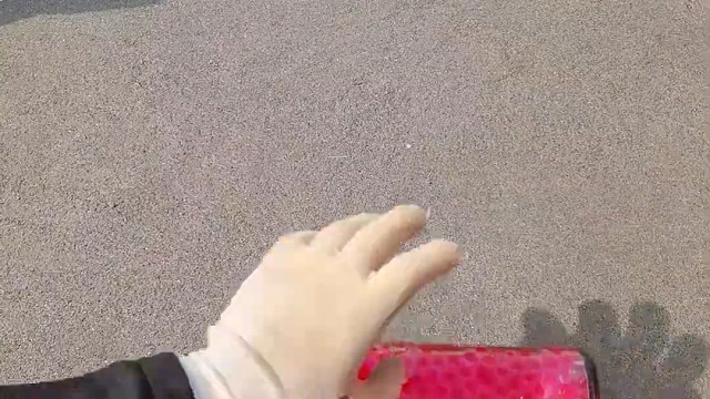 楼梯滚瓶子爆破解压时刻