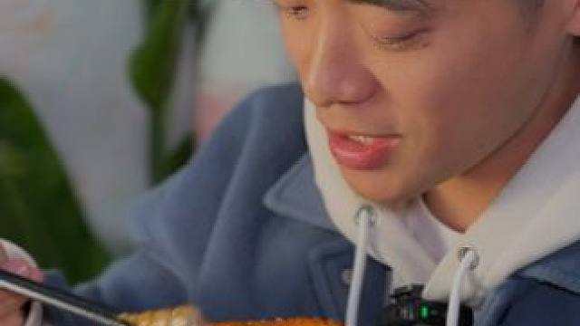 挑战用买菜的价格点外卖 看看69.9的烤鱼到底能吃到啥！#烤鱼外卖 #巡辣外卖到家 #巡辣烤鱼 #抖