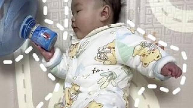 输了叫爸爸…哈哈哈受宠若惊了#生个孩子就是为了玩的 #坑娃的爹 #父子挑战赛 #男人带娃系列 #人类