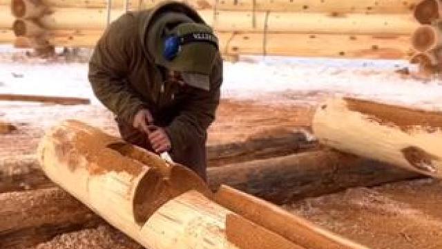 加拿大木屋的建设工作。 #木屋建造 #木结构 #制作过程 #结实耐用 #工艺制作