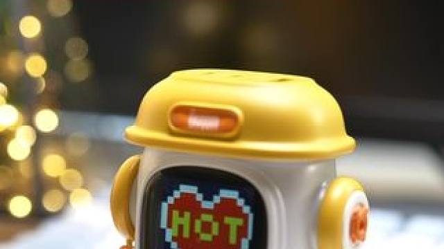 带屏幕的氮化镓充电头有点意思！#点音 #氮化镓充电头 #电墩墩 #桌搭好物 #数码科技