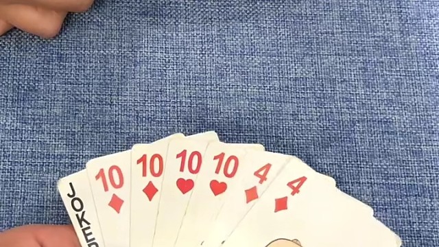 这牌要一张一张的出嘛