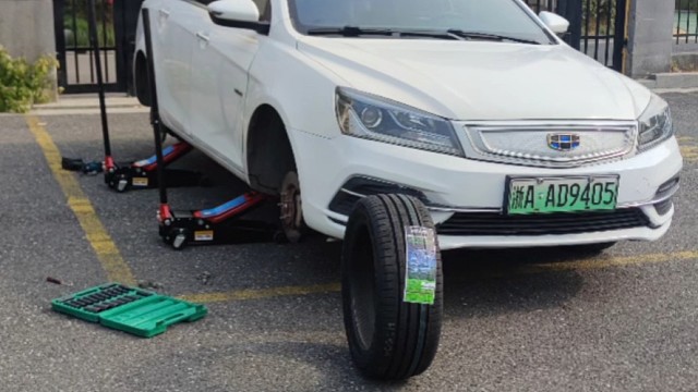 闪援移动轮胎店