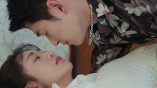 我这就按头让我那母胎solo的闺蜜好好看完！！#网剧爱神迎光来  #大女主  #女性  #脱单 #c