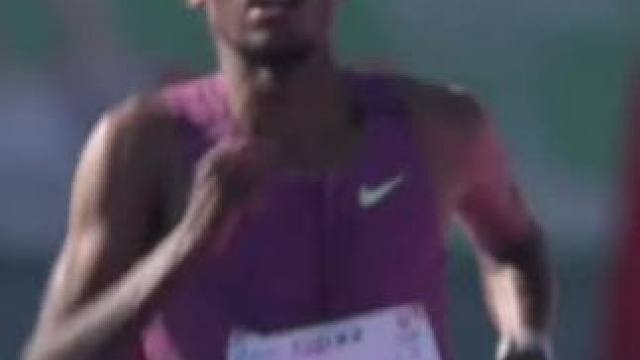 #2025厦门马拉松 男子冠军亚军冲线