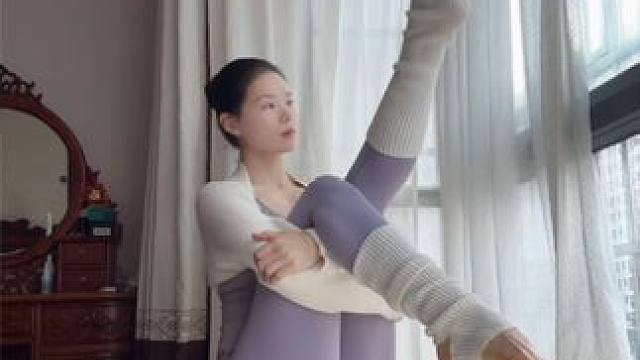 无事绊心弦，所念皆所愿。#瑜伽体式分享 #宅家练瑜伽 #瑜伽女孩 #力与美的结合