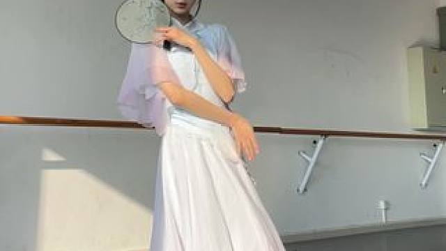 来啦 #舞蹈 #翻跳 #金晨 #青花瓷 #金晨一年一个出圈舞台