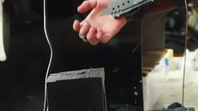 没有男生会拒绝这么酷的袖剑吧~ #袖剑  #有男生会拒绝这个玩具吗