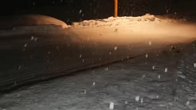 那边的雪又大了起来