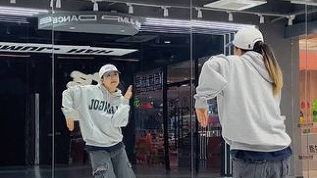 一分钟带你练Hiphop协调系列快点赞、收藏一起跟练起来