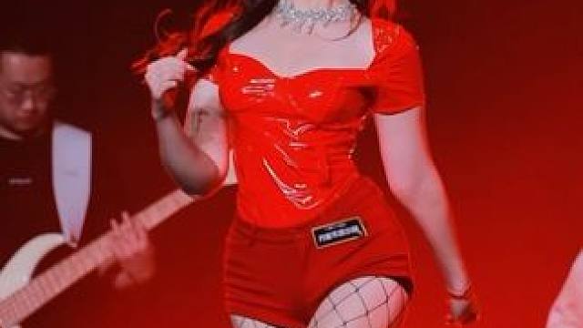 和乐队合作的fire更火热了！