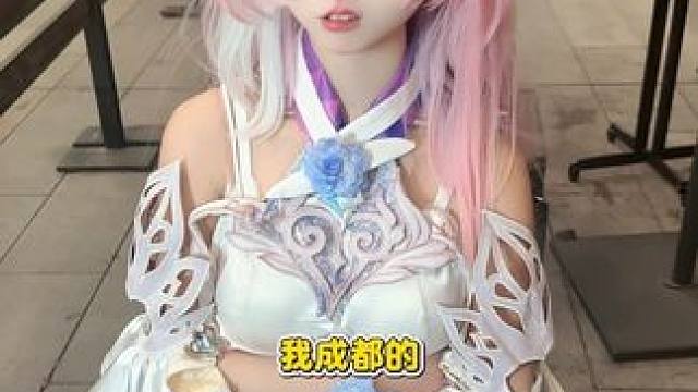 感觉摄影师有点抽象