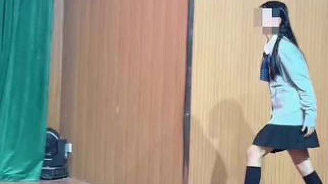 这是表演后再次拍摄但并不完美的一遍。。