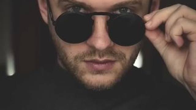 个性头像自拍照拍摄技巧分享 #三星手机#拍出电影感 #手机拍摄小技巧 #拍照手机天花板 #拍照教程