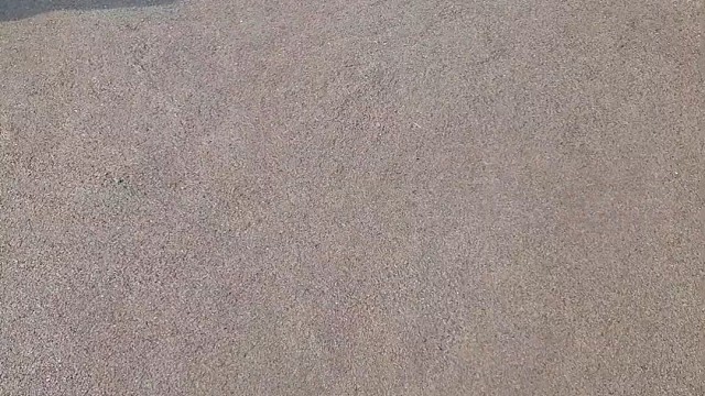 楼梯滚瓶子爆破解压时刻