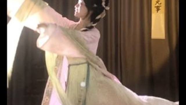 依旧是偏爱枕惊鸿二字入梦的时节～ #古典舞 #国风古韵 #汉服