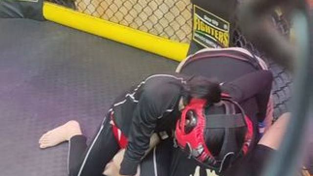 投身冠军摇篮，做筑梦人，铺就通往巅峰的荣耀之路。 #因为热爱所以坚持 #运动 #格斗 #自律 #汗水