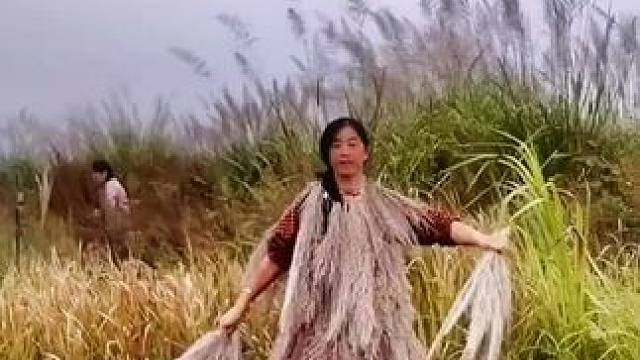 山卡卡里的农村大姐学费了开直播每天收获满满您还在恐播怕播不敢开播开播了不知说什么吗#记录真实生活 #