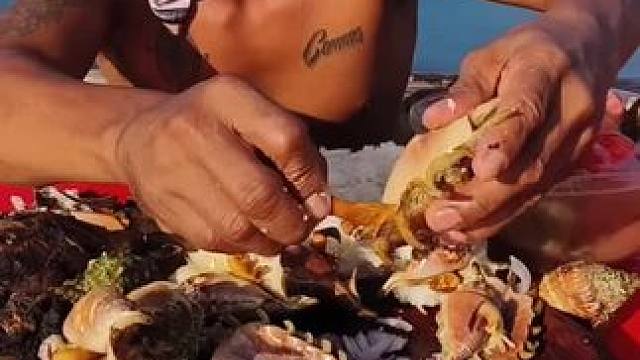 海鲜大餐#海鲜美食诱惑你 #海鲜美食 #户外美食 #太好吃了 #美食分享