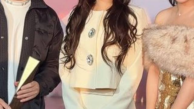 带老公追女神！他激动的嘴角比AK还难压#新年福利#中年少女#保养