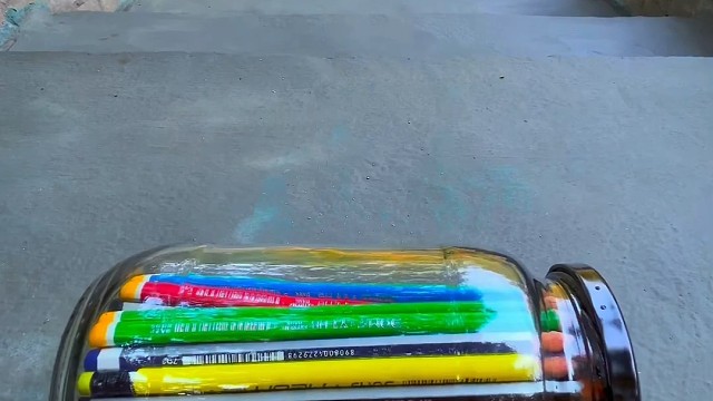 楼梯滚瓶子爆破解压时刻