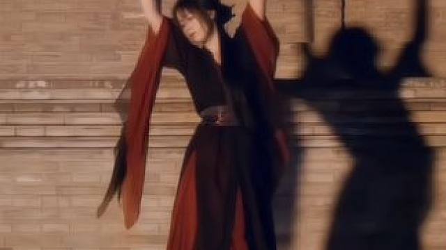 你看台上台下角色跟着反转#翻跳 #古典舞 #木偶戏