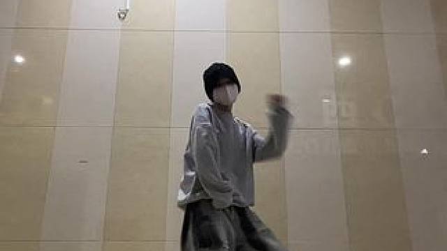 敲门送福来了 #hiphop基础 祝大家腊八节快乐～福气满满！好运连连！