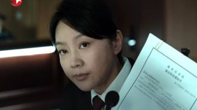 第一次庭审，斯菁请来本案幸存者张琪还原案发经过，控辩庭前唇枪舌剑，焦点在江红涛是否是精神病患者，是否