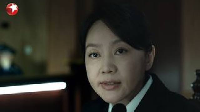 第一次庭审，斯菁请来本案幸存者张琪还原案发经过，控辩庭前唇枪舌剑，焦点在江红涛是否是精神病患者，是否