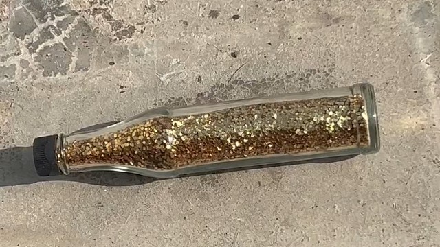 楼梯滚瓶子爆破解压时刻