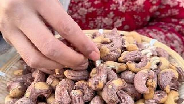 #该准备第一波年货了 #过年零食安排上了 #2025就要passion #南北年货大pk