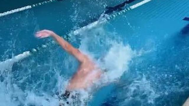 自由泳冲刺训练‍♀️25米11秒算什么水平技术？ #游泳打卡 #跳发 #爱游泳 #自由泳 #游泳训练