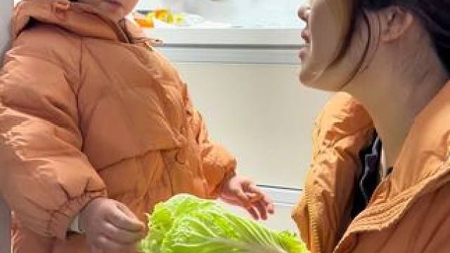 三岁宝宝为了吃一道菜，还玩了个角色互换#愿你幸福如家常 #番茄炒蛋 #亨氏番茄沙司 #黄天鹅