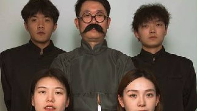 可偏偏这碎银几两，能解万种慌张 #照片里的他们 #民国风 #打工人语录 #职场语录 #语录