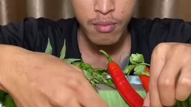 吃上海青 #泰国美食#泰式美食#泰国特色美食