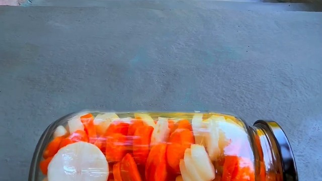 楼梯滚瓶子爆破解压时刻