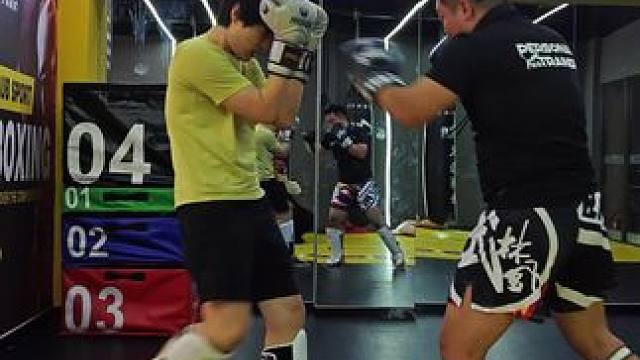 打拳 总能让你清醒的抑制住不该有的情绪～#自由搏击 #搏击 #拳击 #拳手文案 #打拳文案