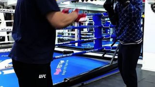 分享一个超级实用的步伐节奏变换组合#拳击 #打靶 #格斗 #靶师培训 #靶师超哥