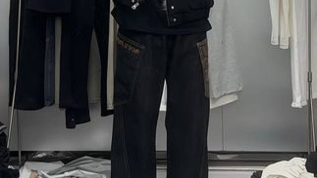 这么帅的蛇裤 你说人家会来模仿打版吗 #小个子穿搭 #cleanfit #微喇裤 #蛇年限定 #牛仔