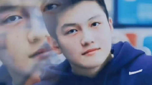 樊振东这个在镜头下长大的孩子，完美诠释了什么是扬在脸上的纯净，长在心底的善良，融进血液里的教养，刻在