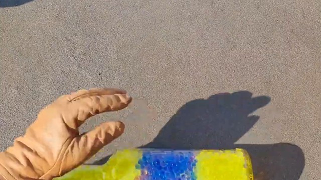 楼梯滚瓶子爆破解压时刻