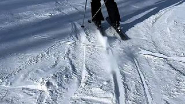 这位从美国回来的学员真挺猛的，动作滑习惯了，相对比较难调整，学员很给力相互交流提问题，改掉很多问题，
