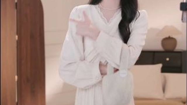 #新年如何穿得又暖又时髦 #谁穿谁好看 #ootd穿搭 #单穿内搭都好看 #秋冬韩系叠穿法则