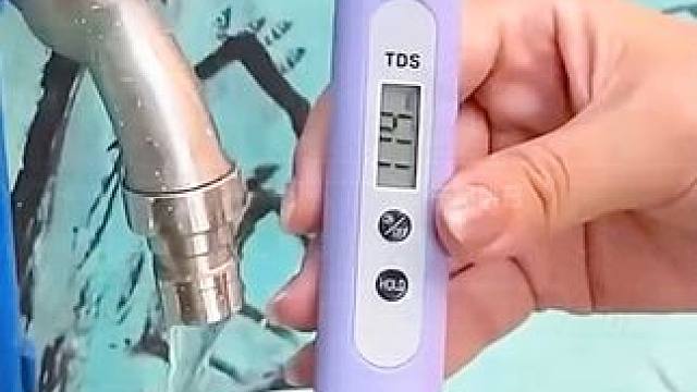 就连桶装水也背刺我们？#桶装水 #饮水安全 #水质检测笔 